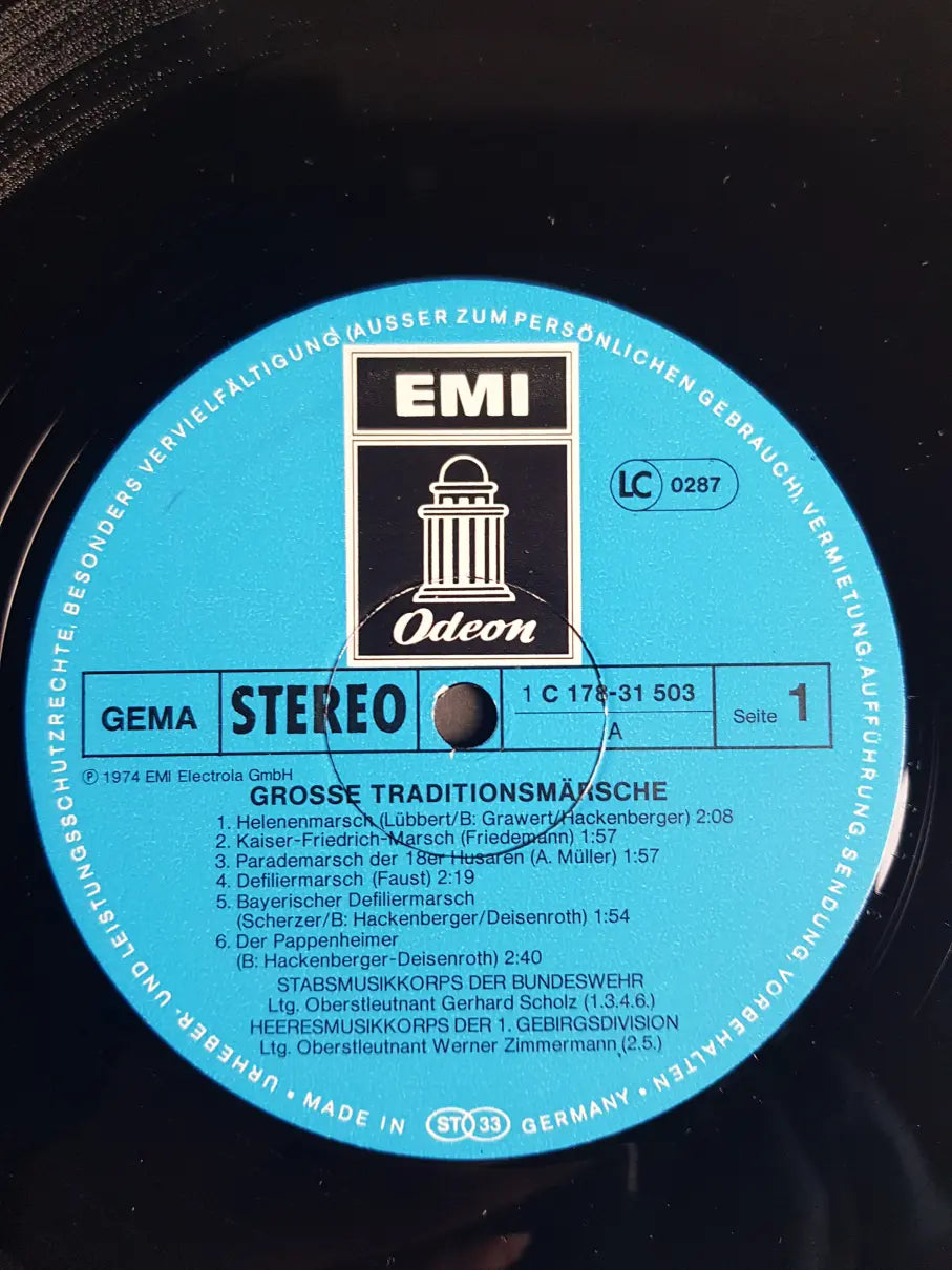 Stabsmusikkorps Der Bundeswehr , Leitung: Oberstleutnant Gerhard Scholz, Heeresmusikkorps Der 1. Gebirgsdivision , Leitung: Oberstleutnant Werner Zimmermann – Große Traditionsmärsche