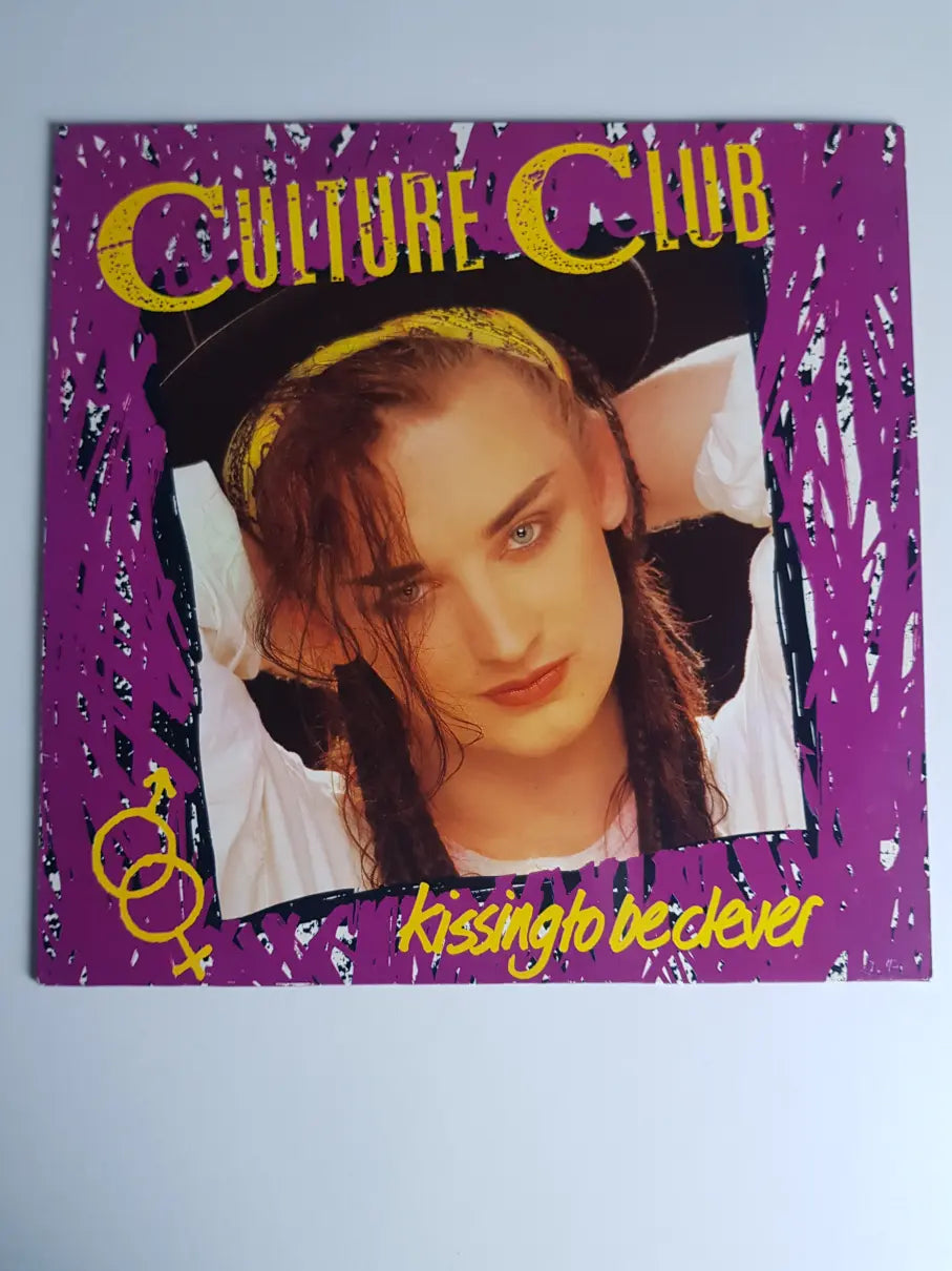Culture Club – Kissing To Be Clever