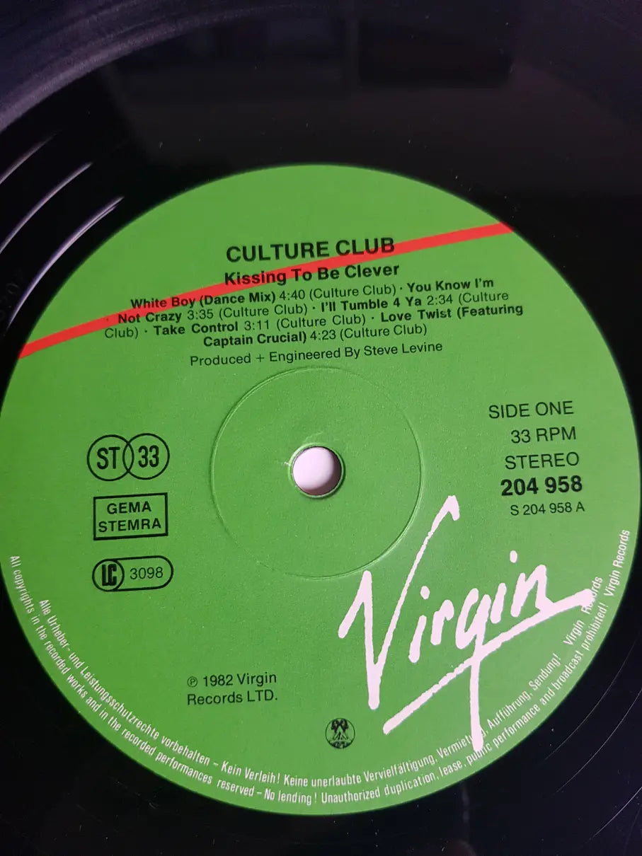 Culture Club – Kissing To Be Clever