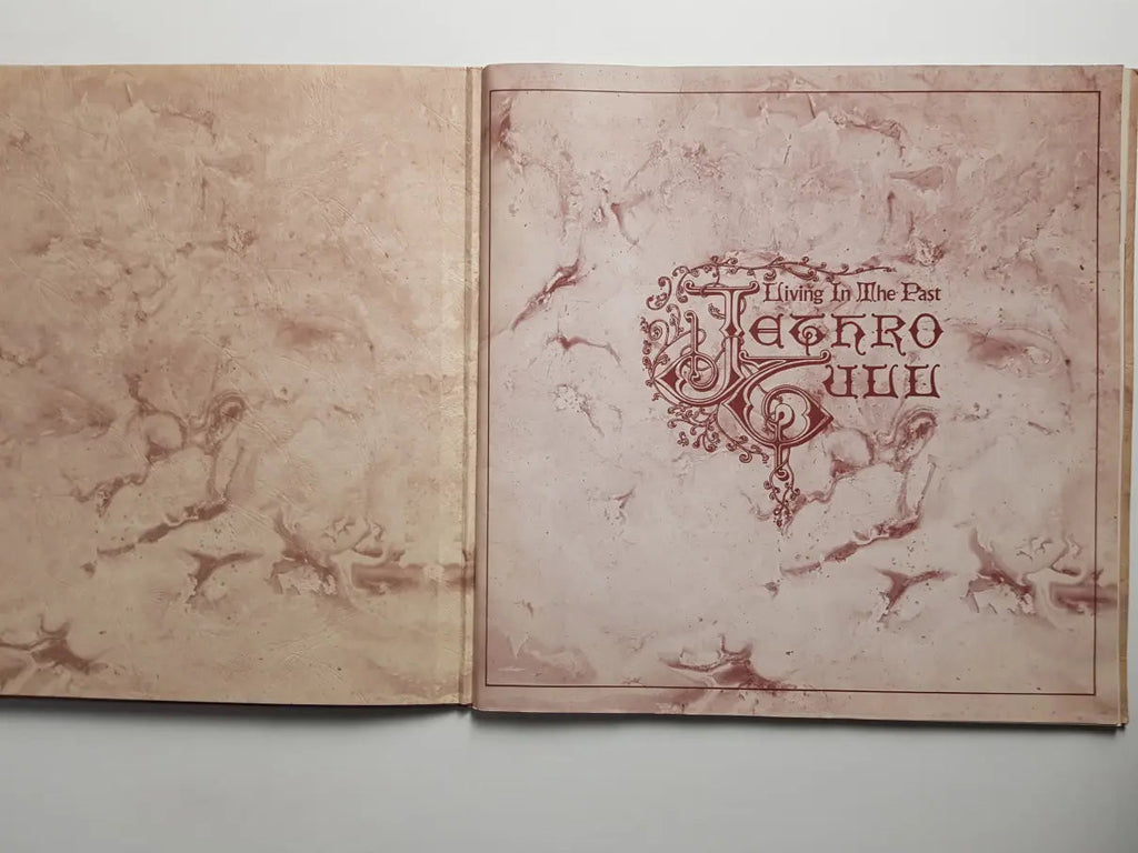 Jethro Tull – Living In The Past