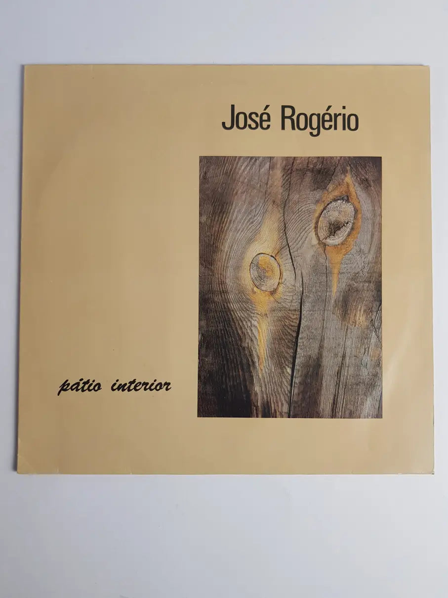 José Rogério – Pátio Interior