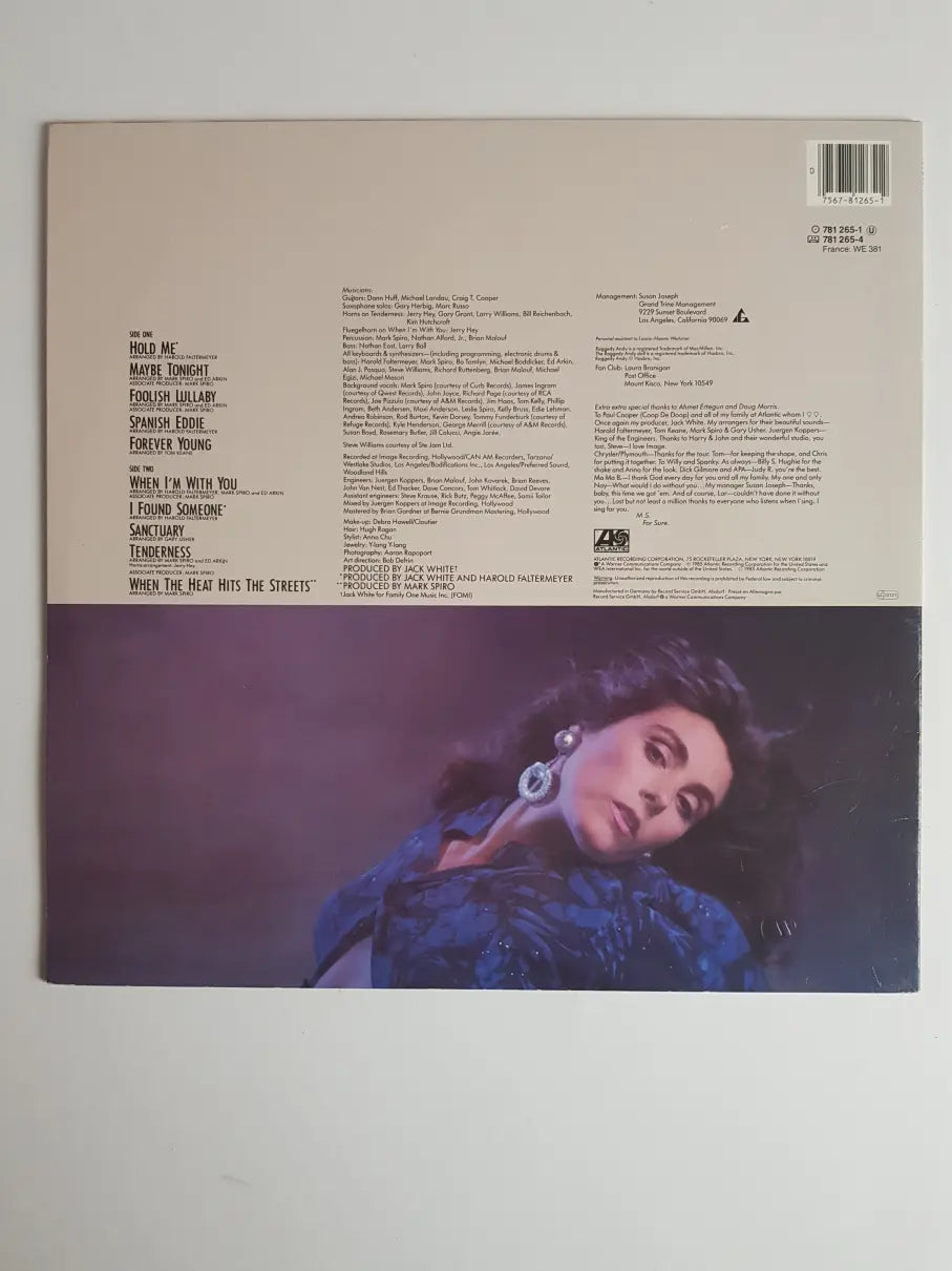 Laura Branigan – Hold Me