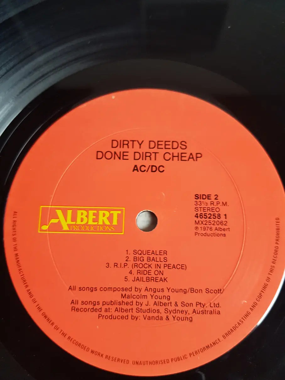 AC/DC ‎– Dirty Deeds Done Dirt Cheap