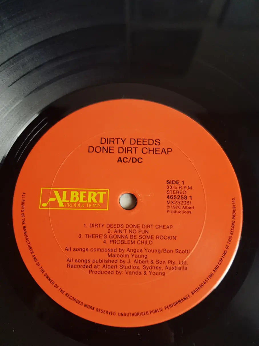 AC/DC ‎– Dirty Deeds Done Dirt Cheap
