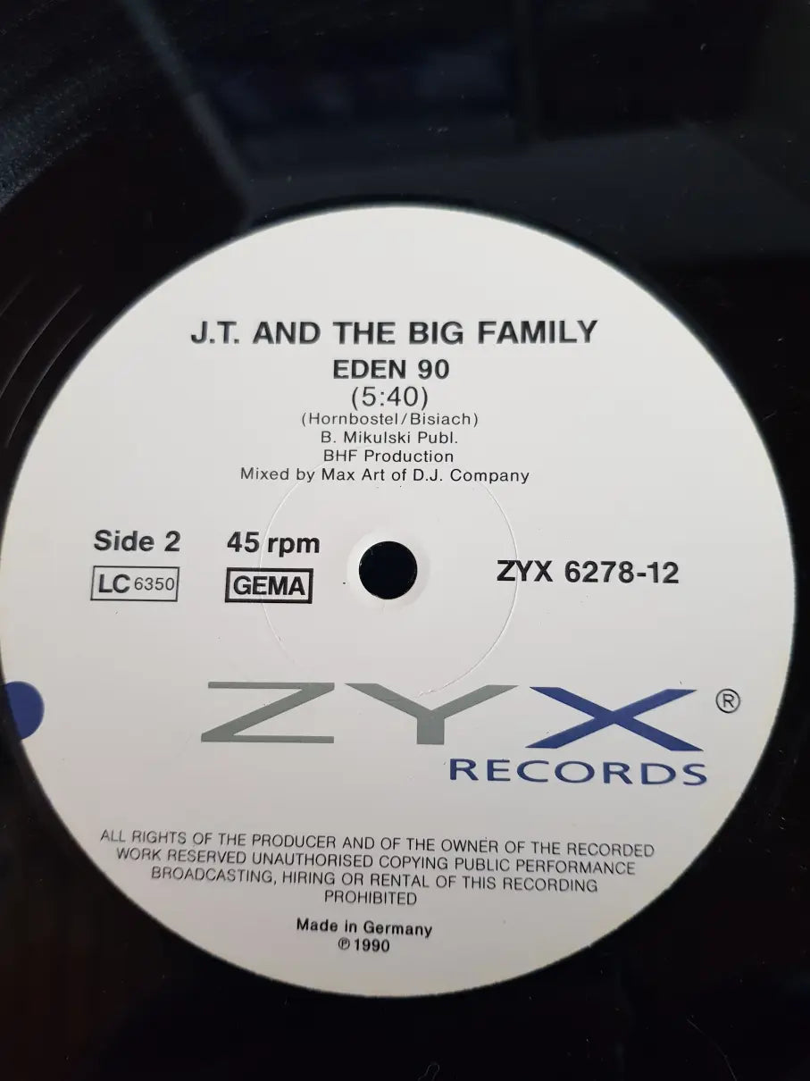 J.T. And The Big Family – Moments In Soul