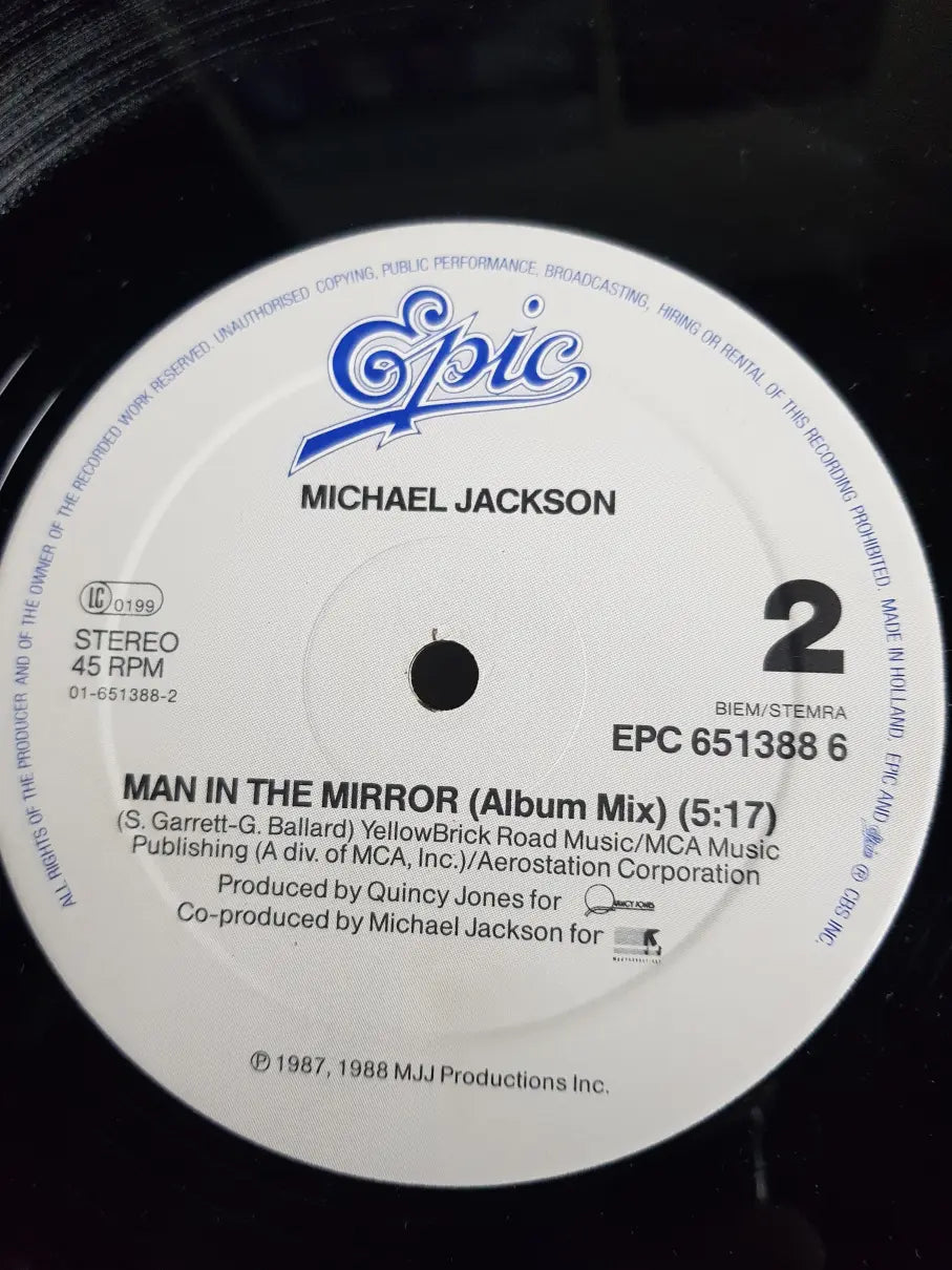 Michael Jackson – Man In The Mirror