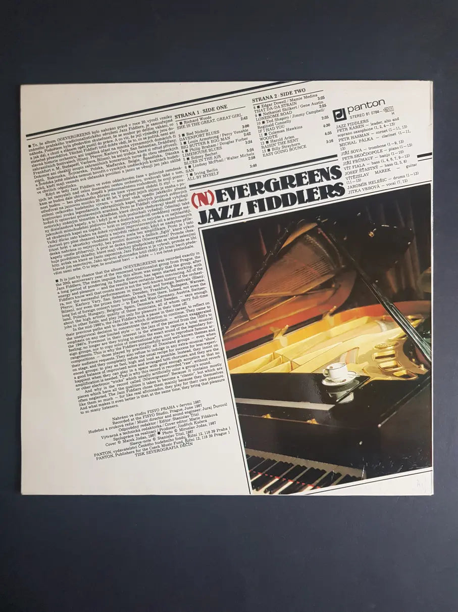 Jazz Fiddlers – (N)evergreens