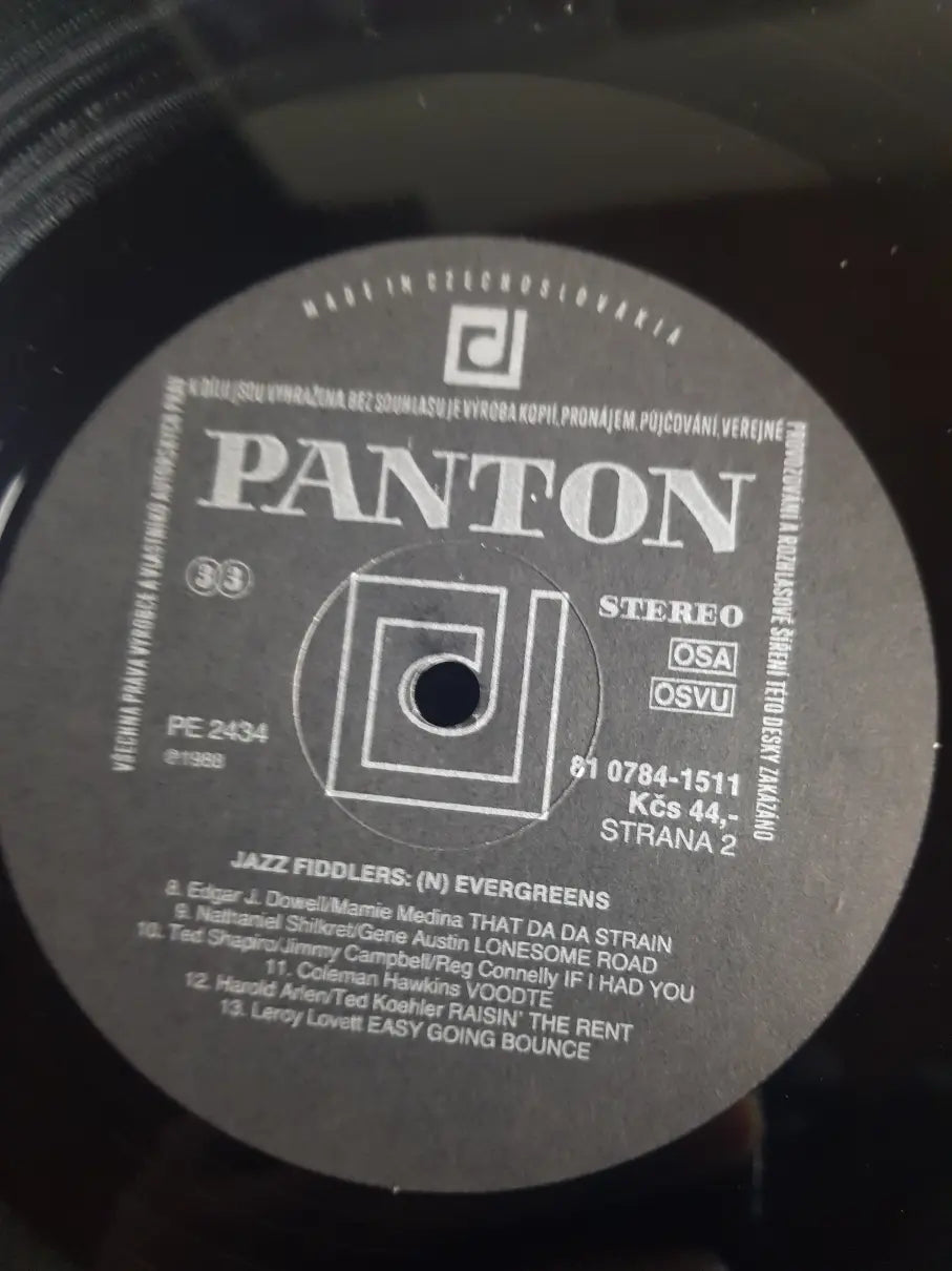 Jazz Fiddlers – (N)evergreens