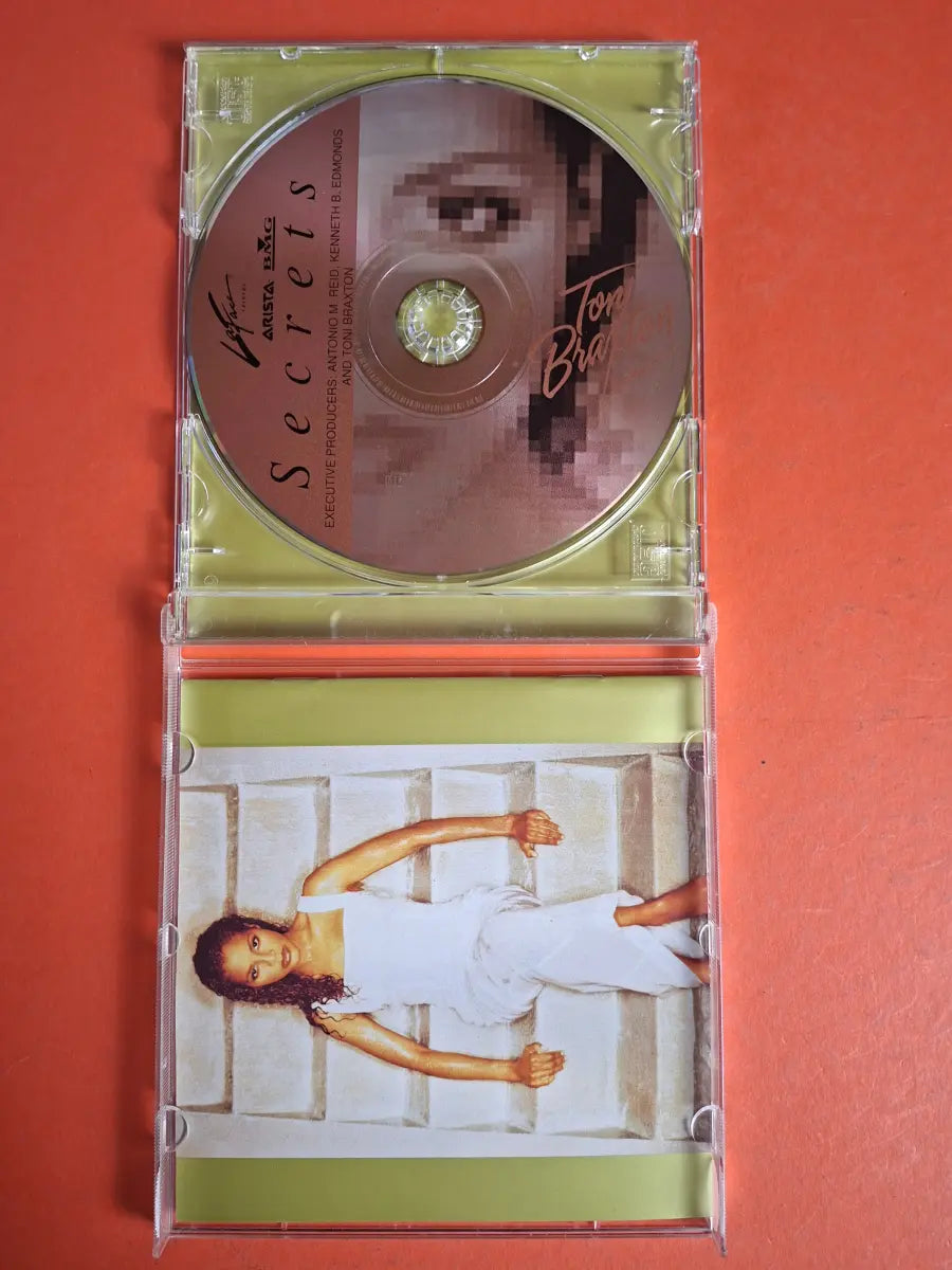 Toni Braxton – Secrets