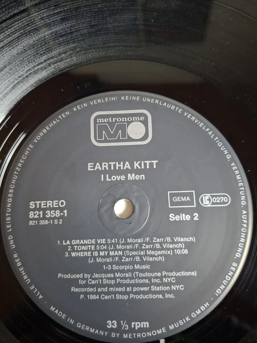 Eartha Kitt – I Love Men