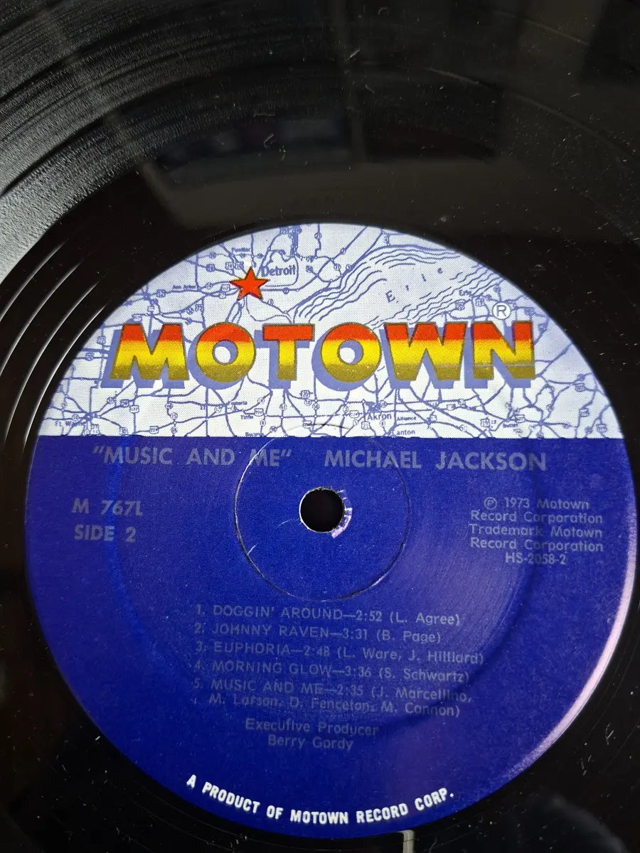 Michael Jackson – Music & Me