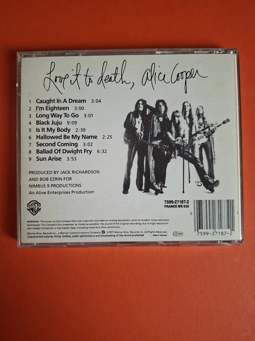 Alice Cooper – Love It To Death