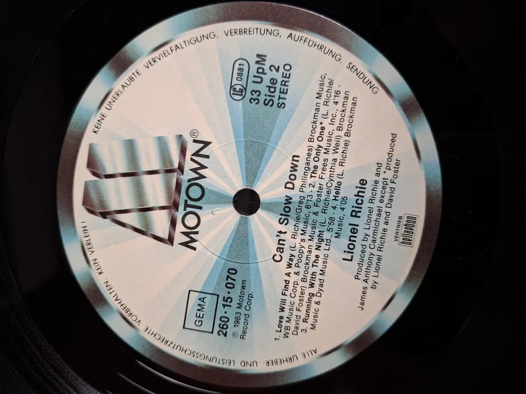 Lionel Richie – Can't Slow Down