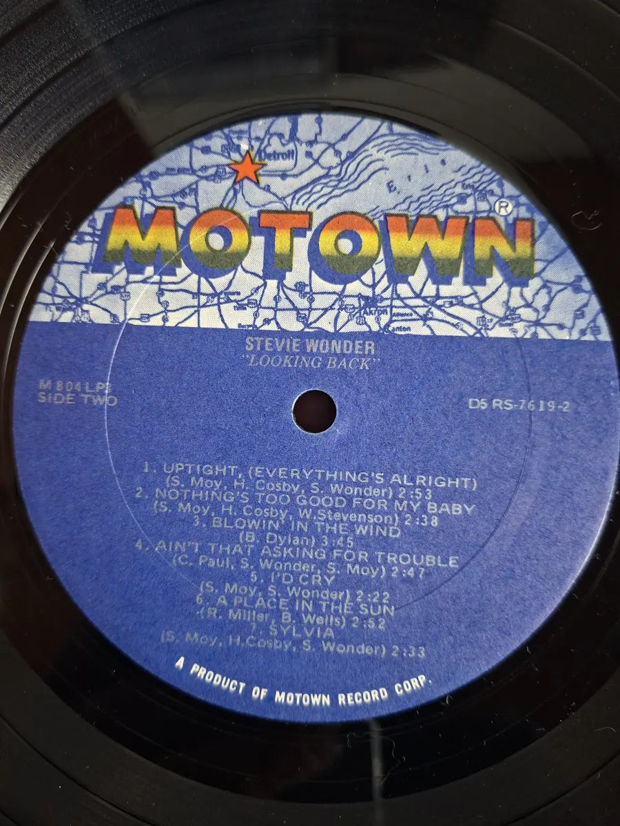 Stevie Wonder – Looking Back