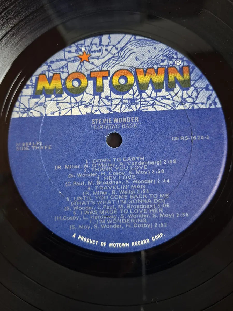 Stevie Wonder – Looking Back