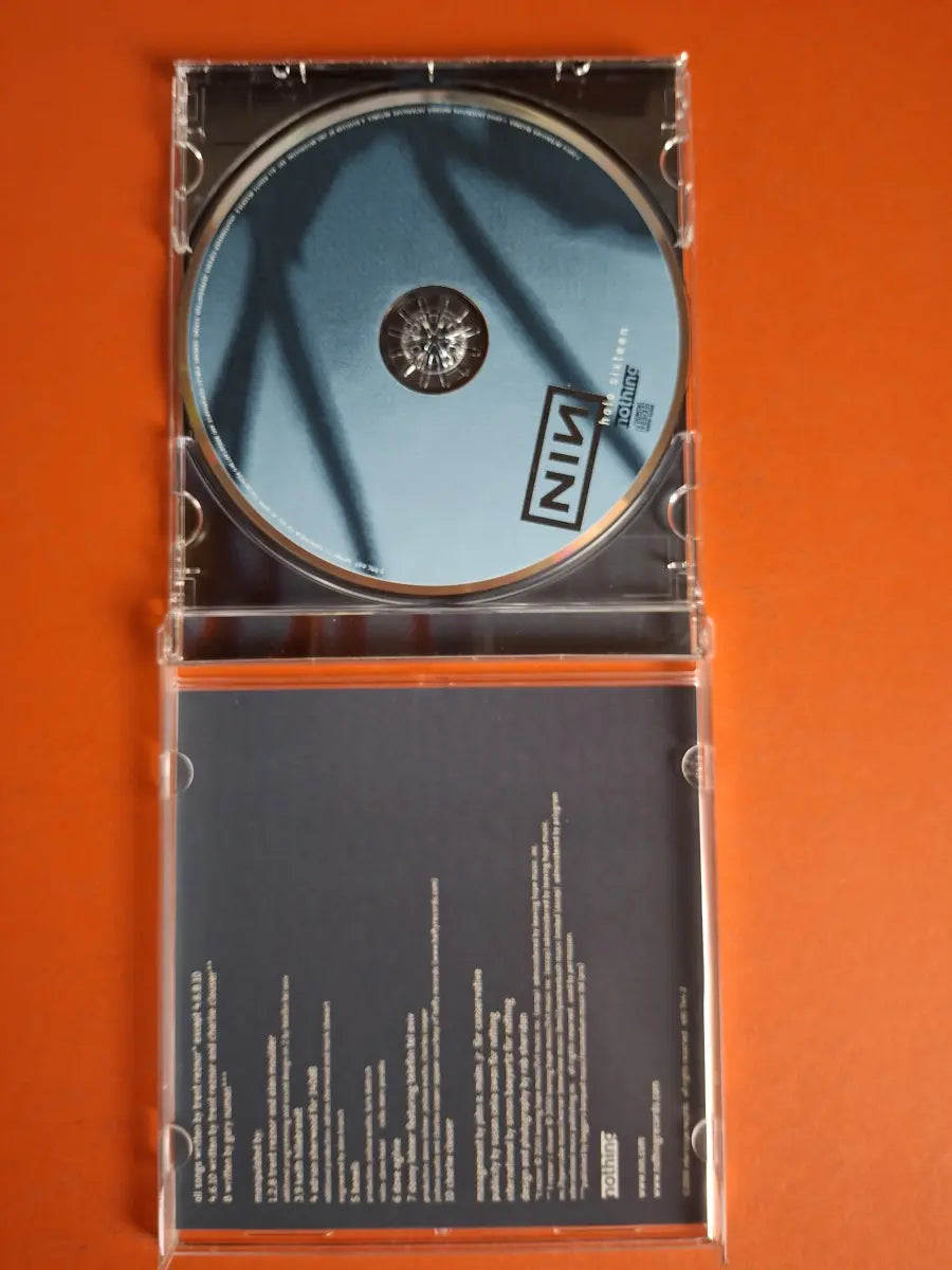 Nine Inch Nails – Things Falling Apart