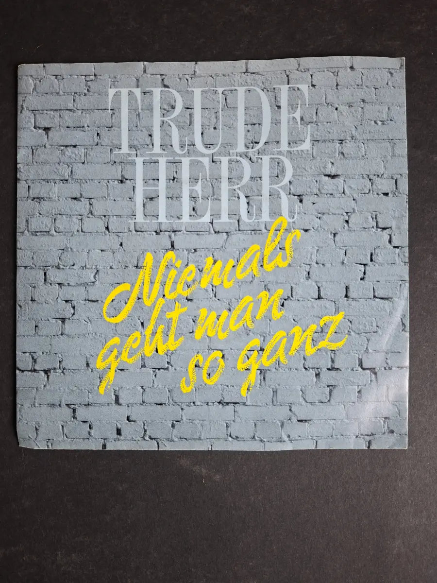 Trude Herr – Niemals Geht Man So Ganz