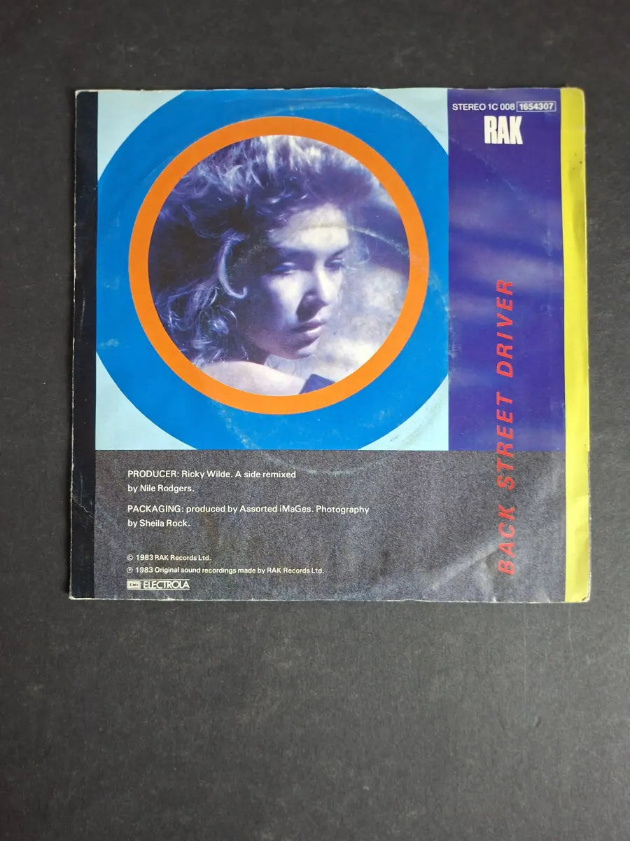 Kim Wilde – Dancing In The Dark