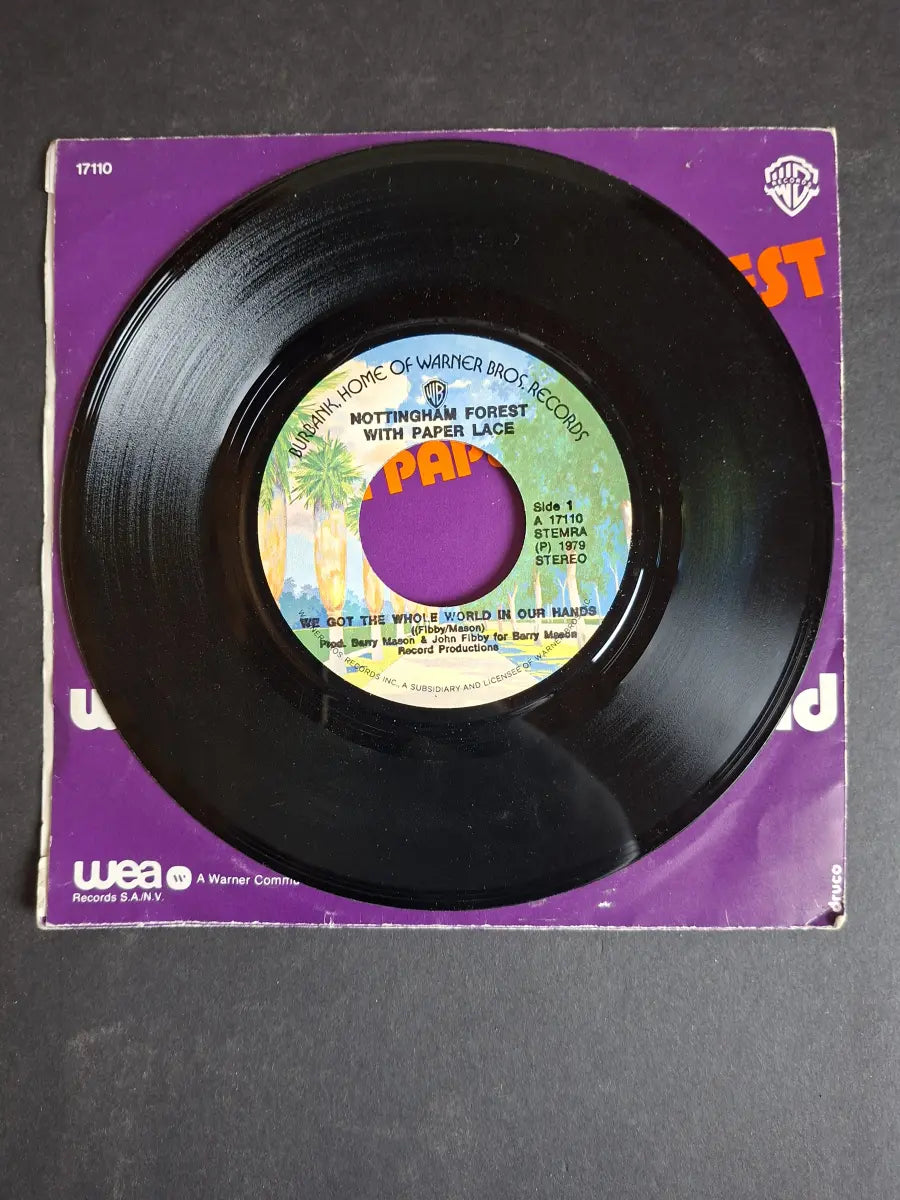 Nottingham Forest With Paper Lace – We Got The Whole World In Our Hands