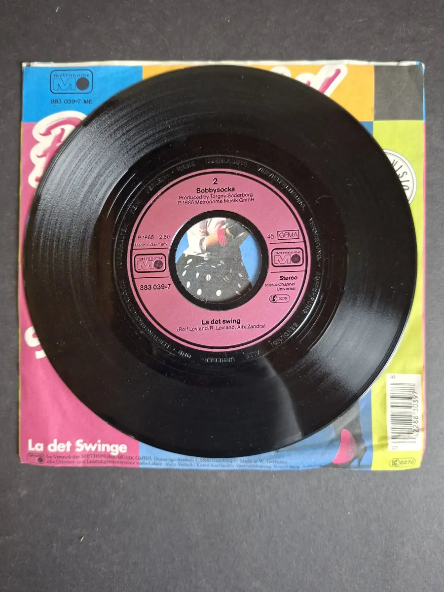 Bobbysocks! – Let It Swing