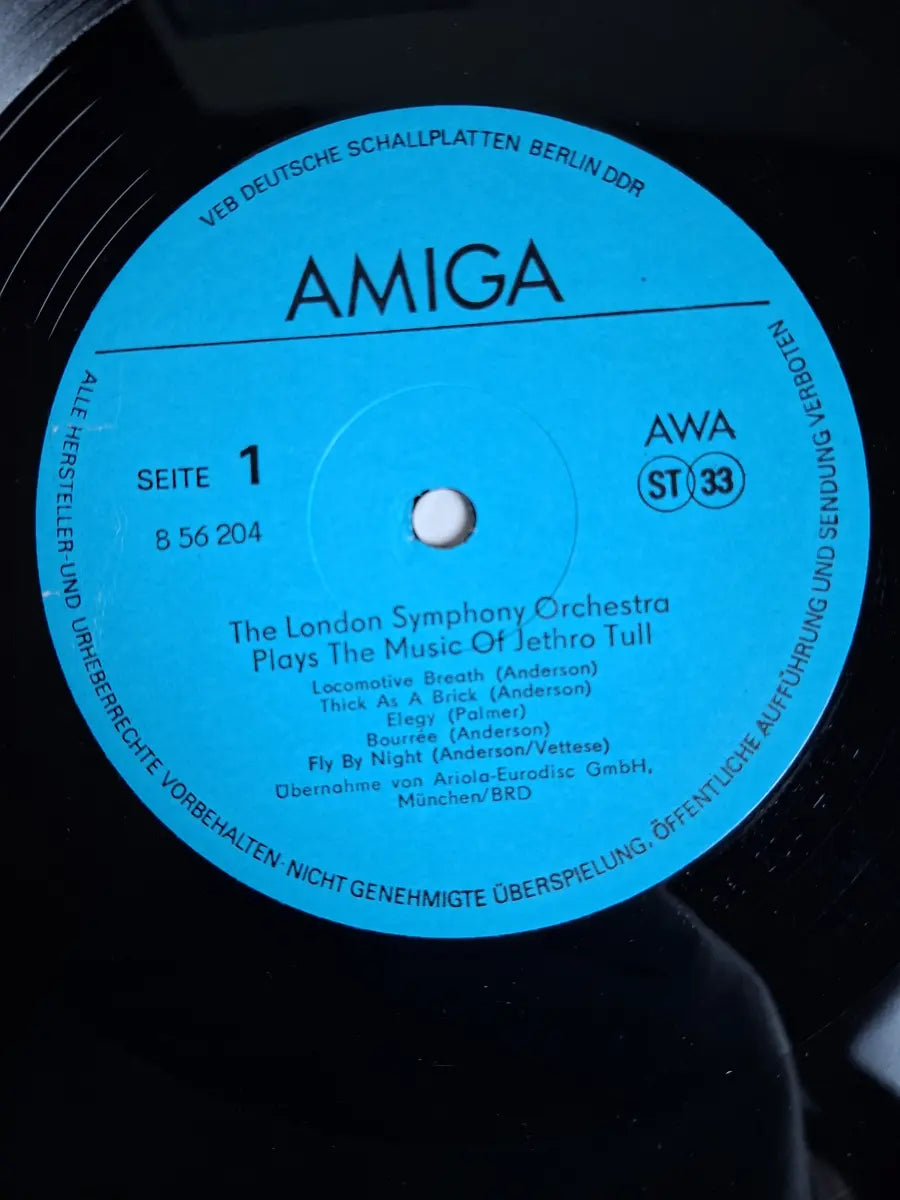 The London Symphony Orchestra Featuring Ian Anderson – The London Symphony Orchestra Plays The Music Of Jethro Tull Featuring Ian Anderson (A Classic Case)