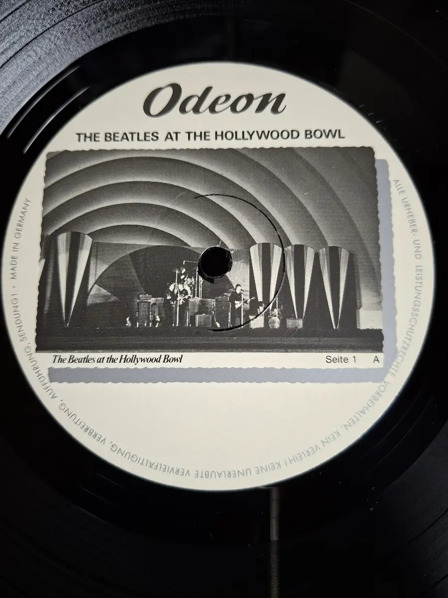 The Beatles ‎– The Beatles At The Hollywood Bowl (NM-)