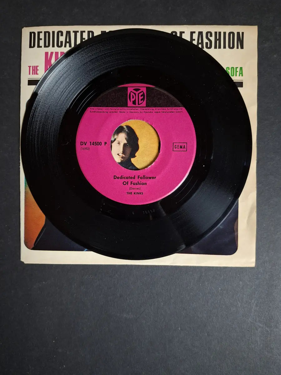 The Kinks – Dedicated Follower Of Fashion