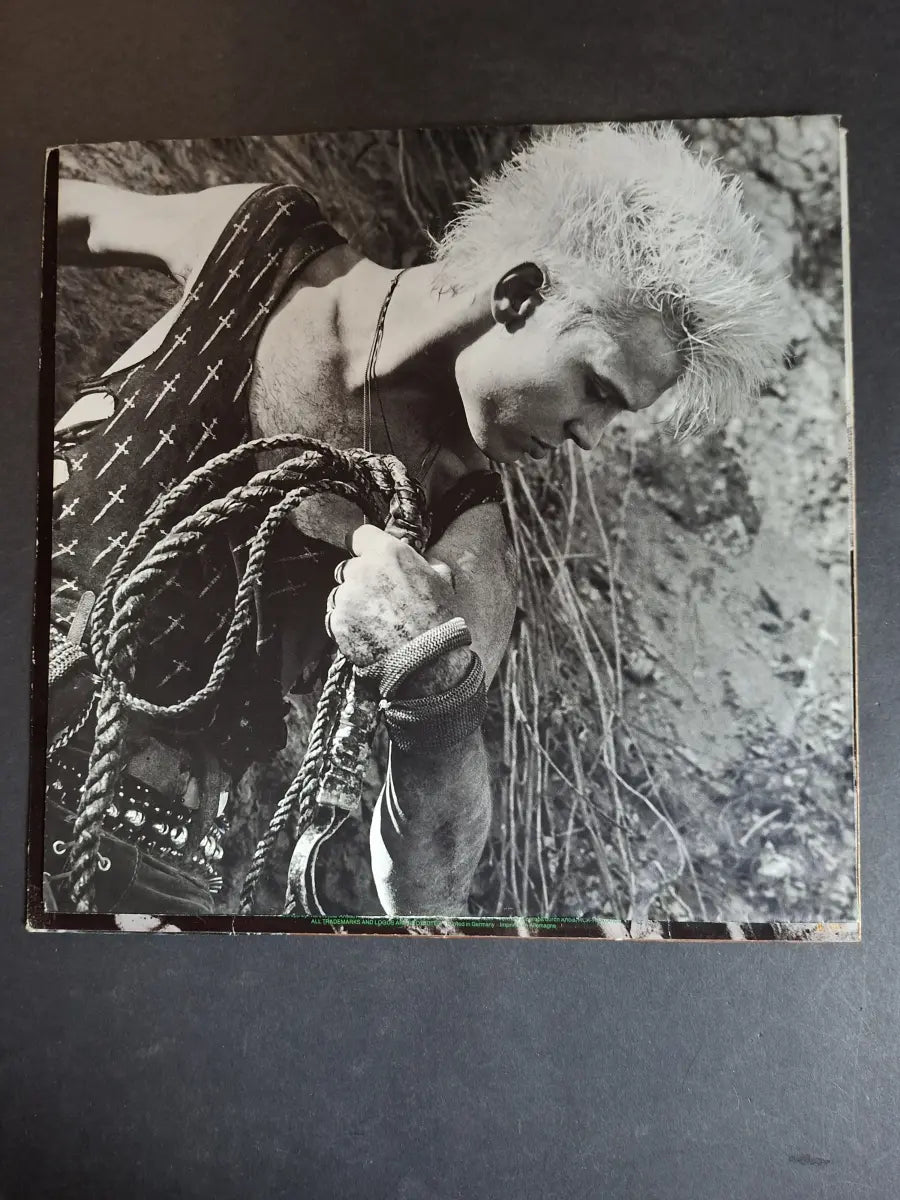 Billy Idol – Whiplash Smile