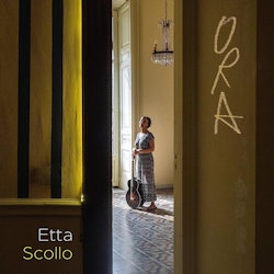 Das Bild zeigt das Album von Etta Scollo - Ora