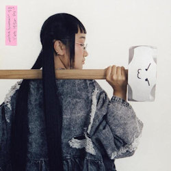 Das Bild zeigt das Album von Yaeji - With A Hammer