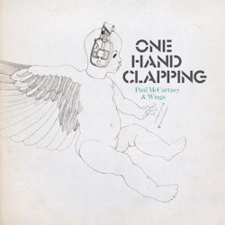 Das Bild zeigt das Albumcover von Paul McCartney + Wings - One Hand Clapping